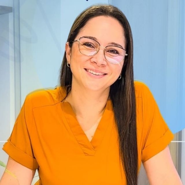 Kimberlyn López Pineda, Odontólogo Dos Quebradas