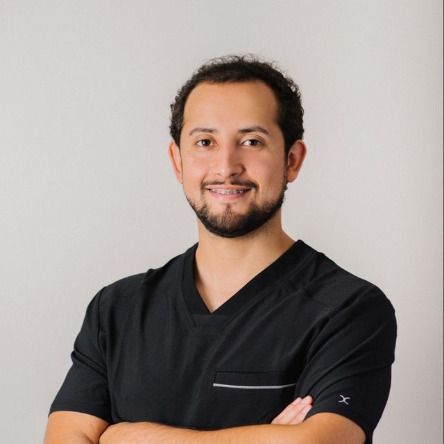 Carlos Antonio  Arriagada Abello , Dentista Temuco