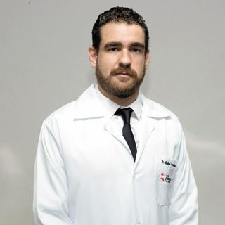 Raphael Fernandes Calhau, Cirurgião de cabeça e pescoço Cachoeiro de Itapemirim