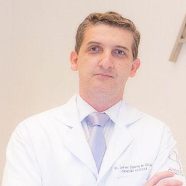 Jonivan Siqueira de Oliveira, Cirurgião vascular Goiânia