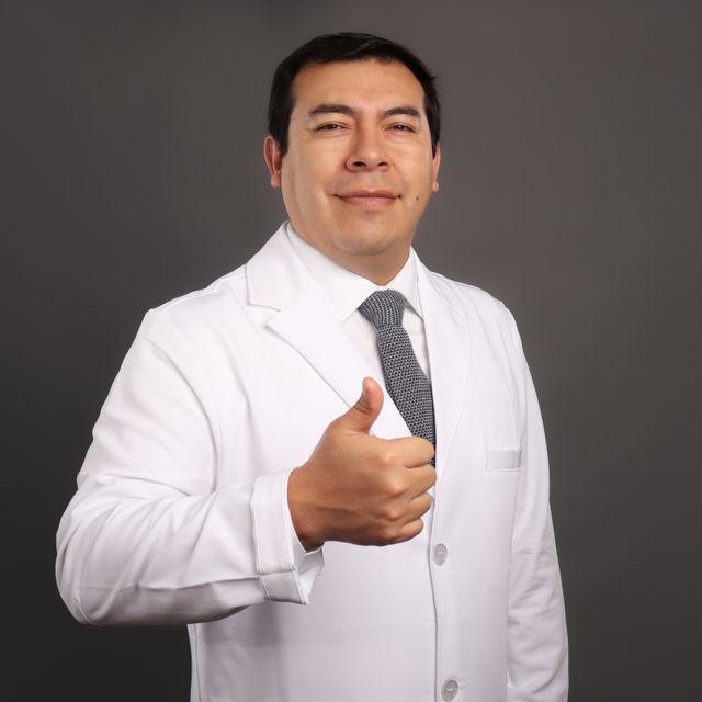 Cristián Iván Meneses Lujan, Traumatólogo y Ortopedista San Isidro