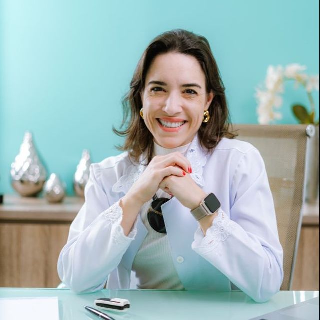 Camila Evangelista Correia da Costa, Ginecologista Curitiba