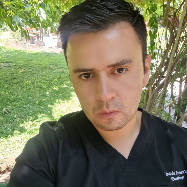 Andrés Eduardo Romero Vásquez, Kinesiólogo Santiago