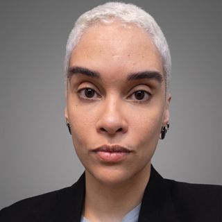 Lara  Maria, Psiquiatra Salvador