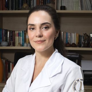 Isadora Zambuzzi, Reumatologista São Paulo