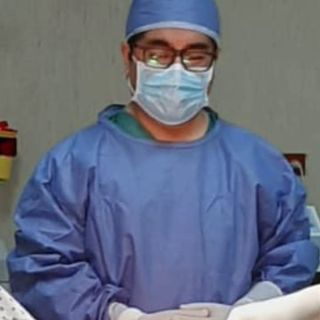 Acercar imagen: Hugo Ramon Vásquez Chuquilín, Ginecólogo Cajamarca