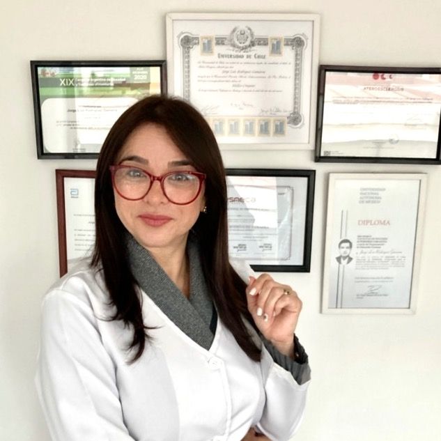 Angela Castellano Araujo, Médico general Santiago