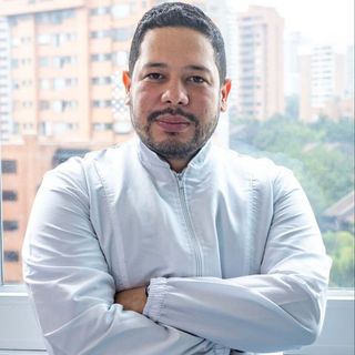Acercar imagen: Diego Leon Sánchez Giraldo, Odontólogo Medellín