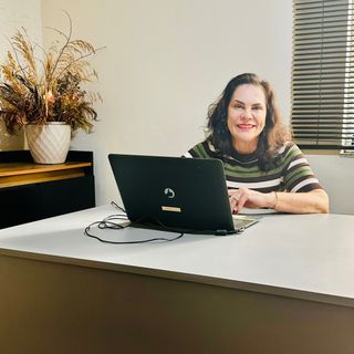 Nádia Guimarães, Sexólogo São Gonçalo Do Rio Abaixo