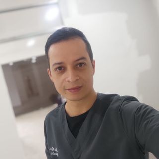 Acercar imagen: Elkin Parra Rico, Optómetra Palmira