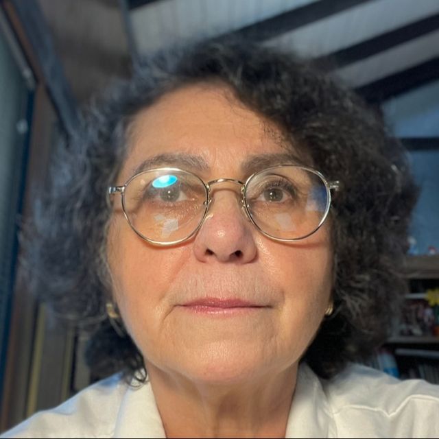 María Isabel Moreno Vivanco, Dermatólogo Valdivia