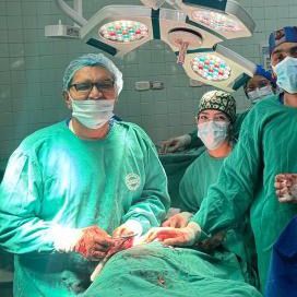 Acercar imagen: Juan Velasco Robles, Urólogo Pitalito