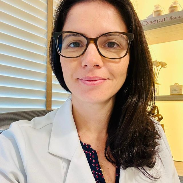Flávia Antunes Pieroni, Gastroenterologista São Paulo