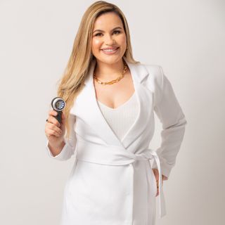 Hanna  Temponi Benevides Henriques , Dermatologista Governador Valadares