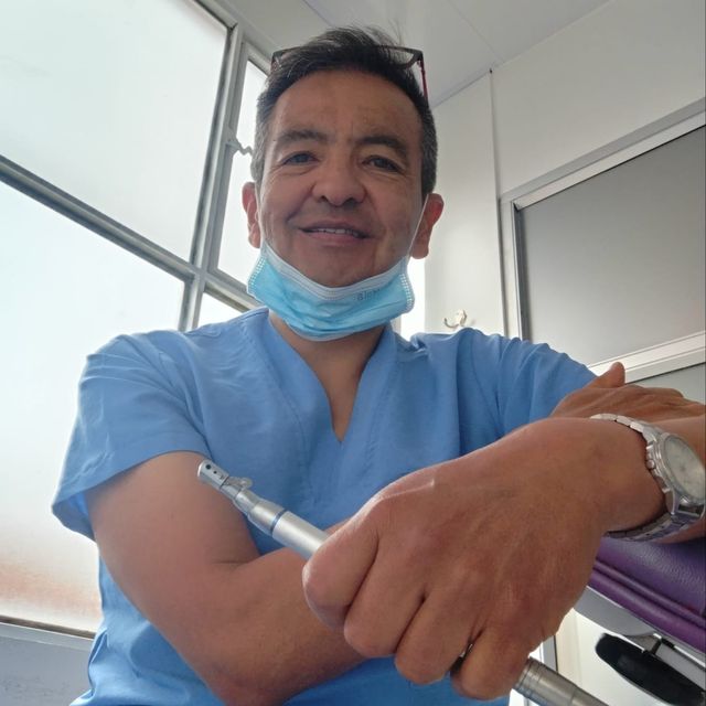 Jaime Lara, Odontólogo Chía