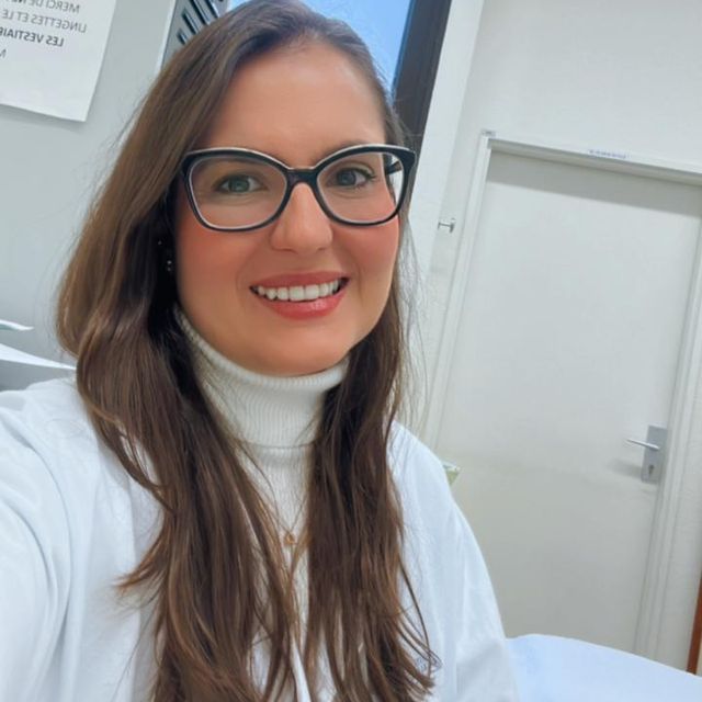 Juliana A. Vasconcelos, Dermatologista Osasco