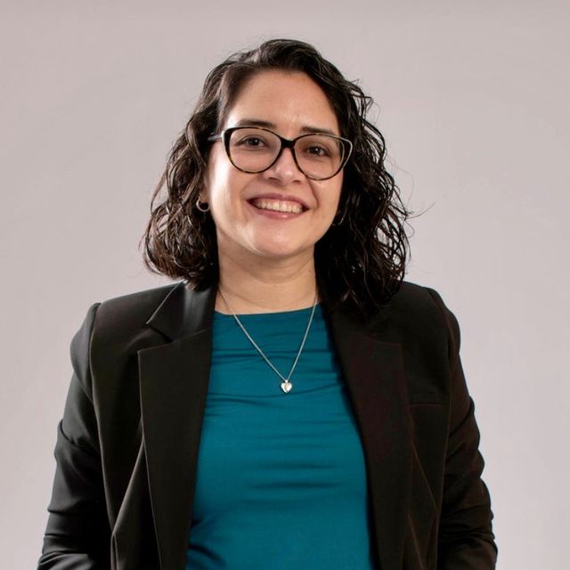 María Isabel Anticona Sayán, Endocrinólogo Miraflores