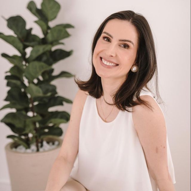 Aline Jakimiu, Dermatologista Rio de Janeiro