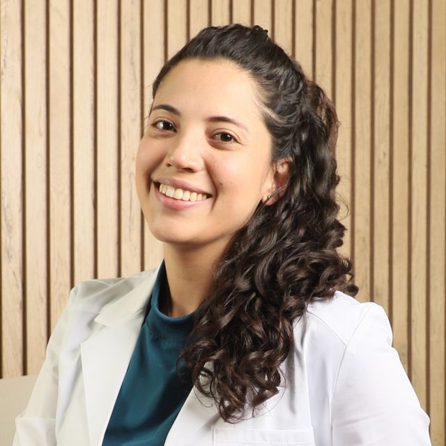 Andrea Romero, Médico general Retiro
