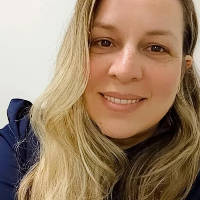 Livia Caroline, Dentista Florianópolis