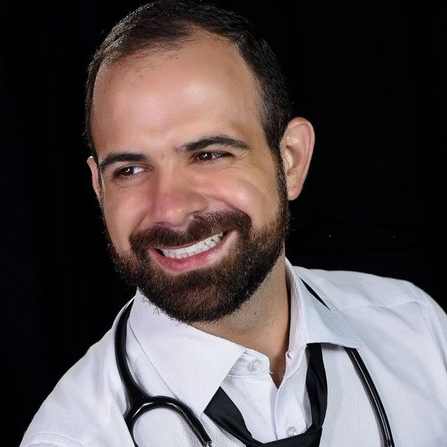 Tiago Gravatá de Menezes , Médico Acupunturista Salvador