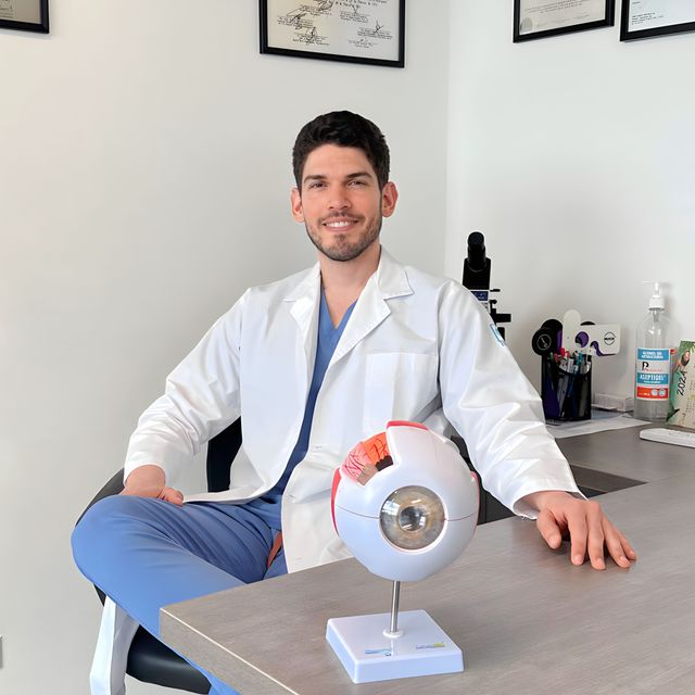 Diego Armando Rodriguez Fonseca, Oftalmólogo Manizales