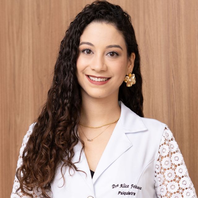 Alice Ribeiro Feitosa da Silva, Psiquiatra Botucatu