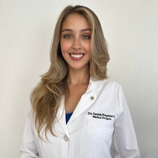Daniela Riquelme Gutierrez, Médico general Los Ángeles