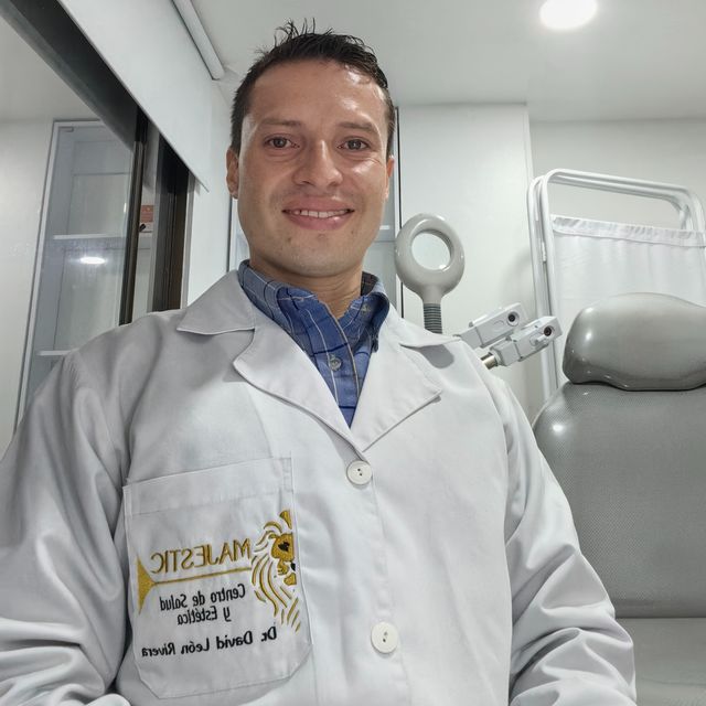 David Enrique León Rivera, Médico estético Bogotá