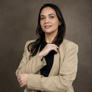 Naiana Cristina  Oliveira , Médico clínico geral Piracicaba