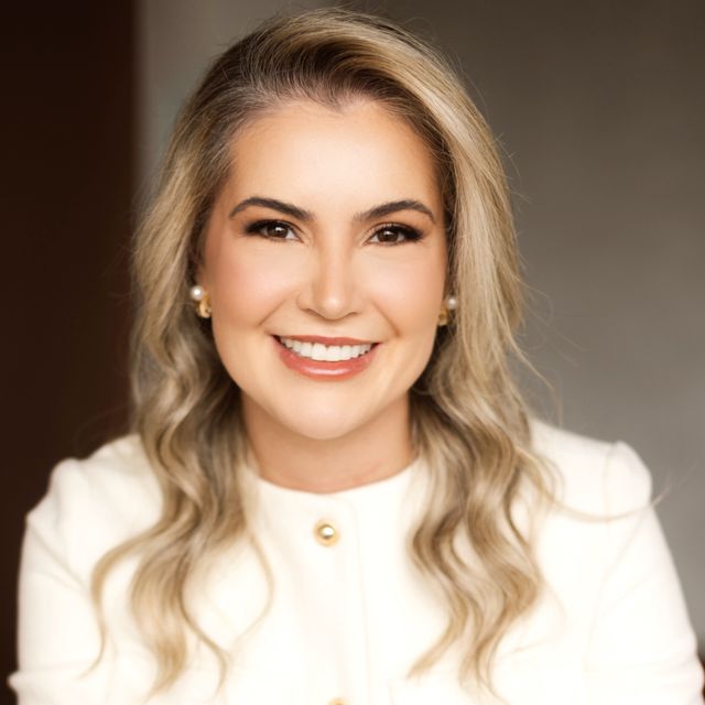 Layla Comel, Dermatologista Curitiba