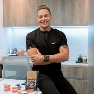 Acercar imagen: Jorge Luis Pereira Hoyer, Odontólogo Bogotá