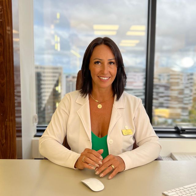 Fabiana Cristina Peroni, Dentista Brasília