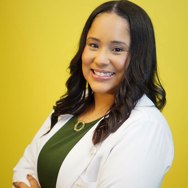 Maria Cláudia Luz da Silva Matos , Infectologista pediátrico Salvador