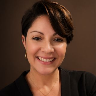 Dra. Elisabeth Lima De Oliveira