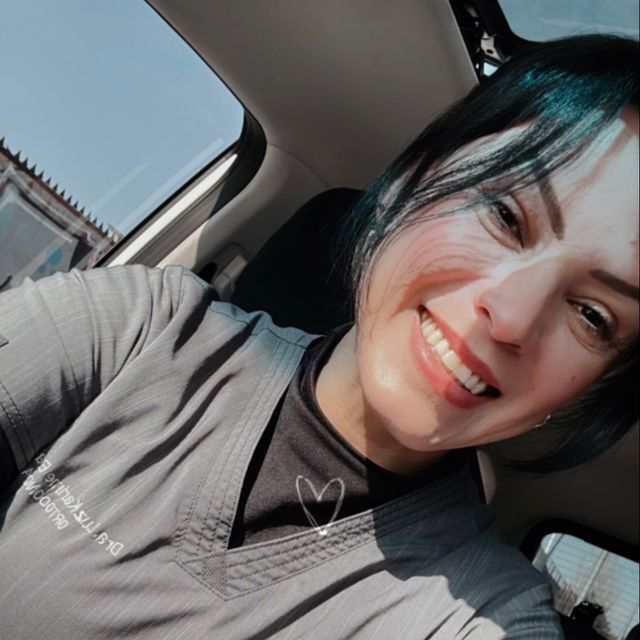 Luz Carime Escalante Arias, Dentista Santiago