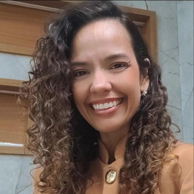Tarianne Cristina Alves Aguiar, Dentista Goiânia