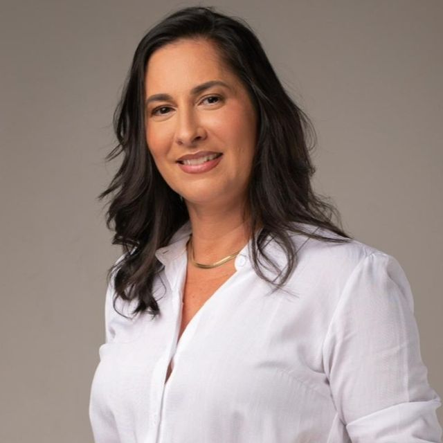 Viviane Cancio, Dentista Niterói
