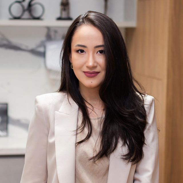 Ester Hamaoka, Dermatologista Brasília