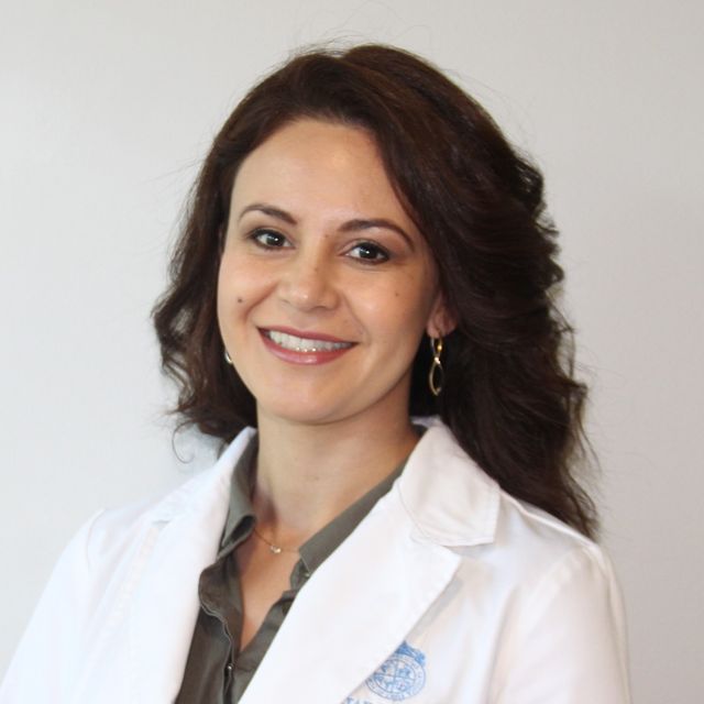 María Paola Arellano Maric, Médico broncopulmonar Santiago