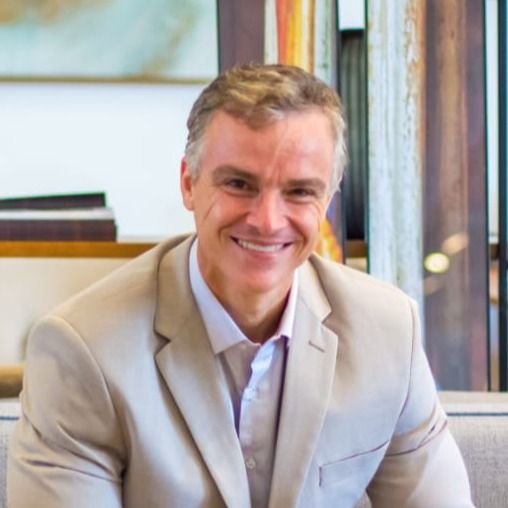 André Silveira, Ginecologista Assis