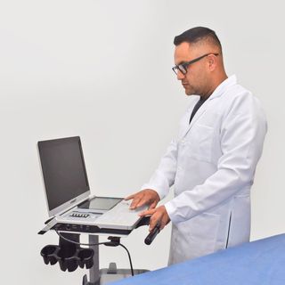 Acercar imagen: Andrés Johanny Ramirez Piza, Especialista en Tratamiento del Dolor Bogotá