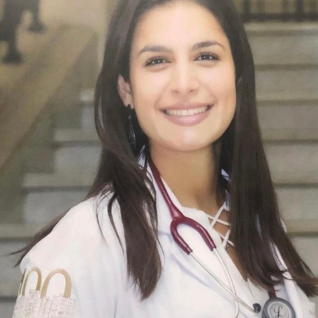 Caroline De Freitas Cirenza, Coloproctologista São Paulo