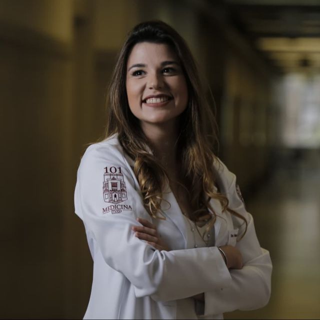 Yana Catunda  Mourao , Oftalmologista São Paulo