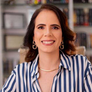 Viviane Brandão, Nefrologista Luziânia
