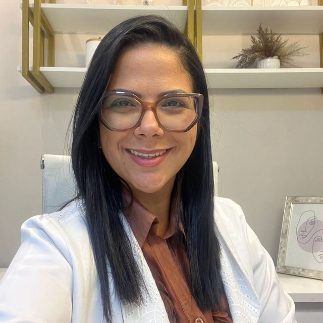 Andrommeda Luciana Couto  Moreira, Hematologista Contagem
