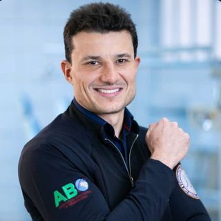 Éverton Ribeiro Lelis, Dentista Uberlândia