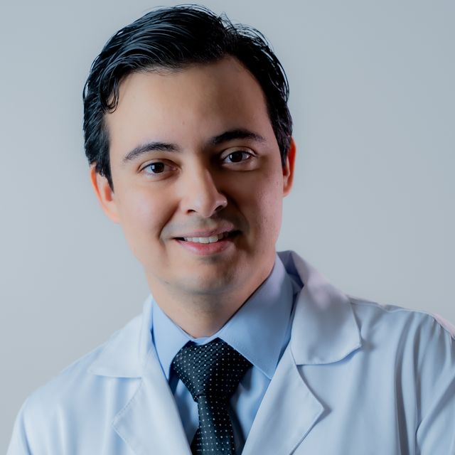Áquila Matos Soares, Neurocirurgião Fortaleza
