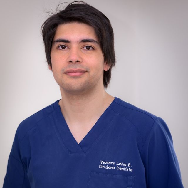 Vicente Leiva Basso, Dentista Villarrica