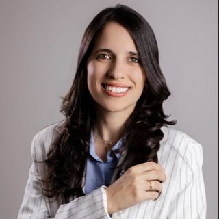 Marcela Reuter Carréra Torres, Neurologista Vitória